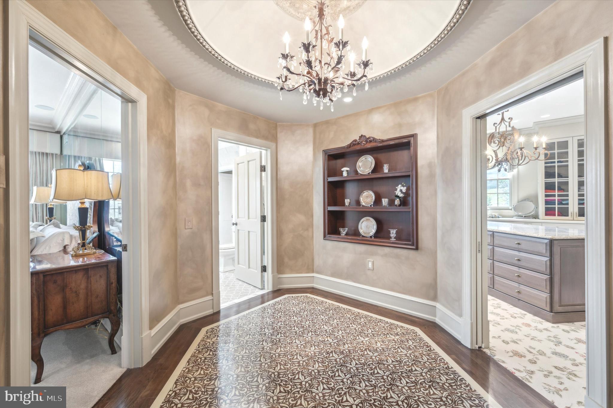 24 Lakewood Dr