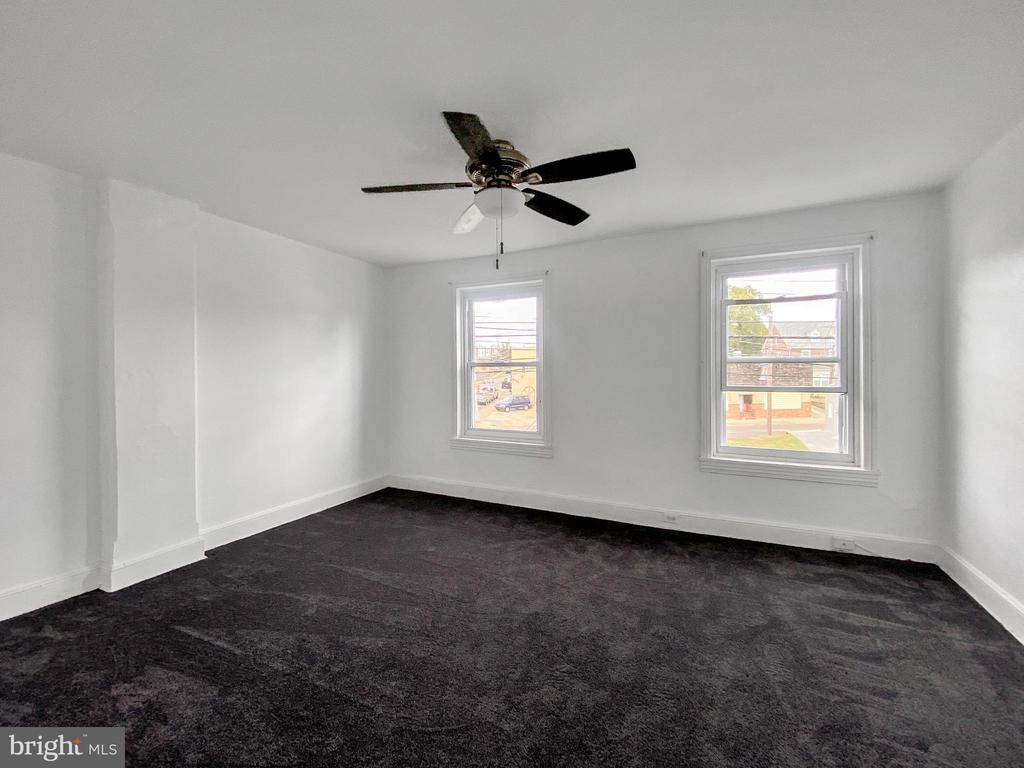 78 N Sycamore Ave
