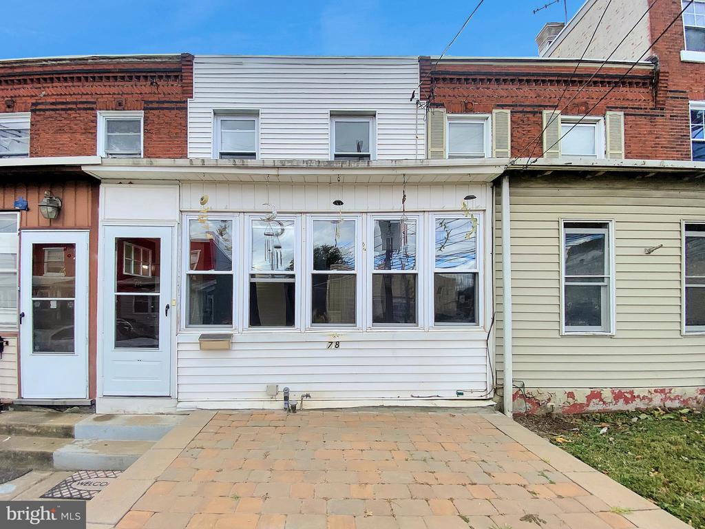 78 N Sycamore Ave
