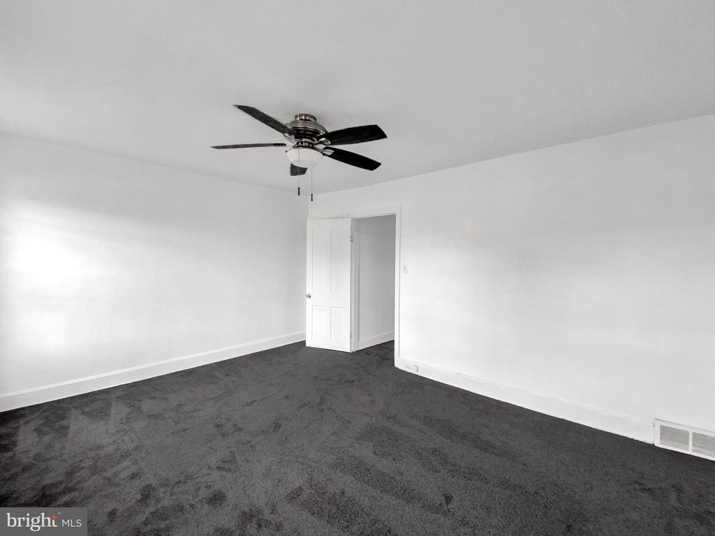 78 N Sycamore Ave