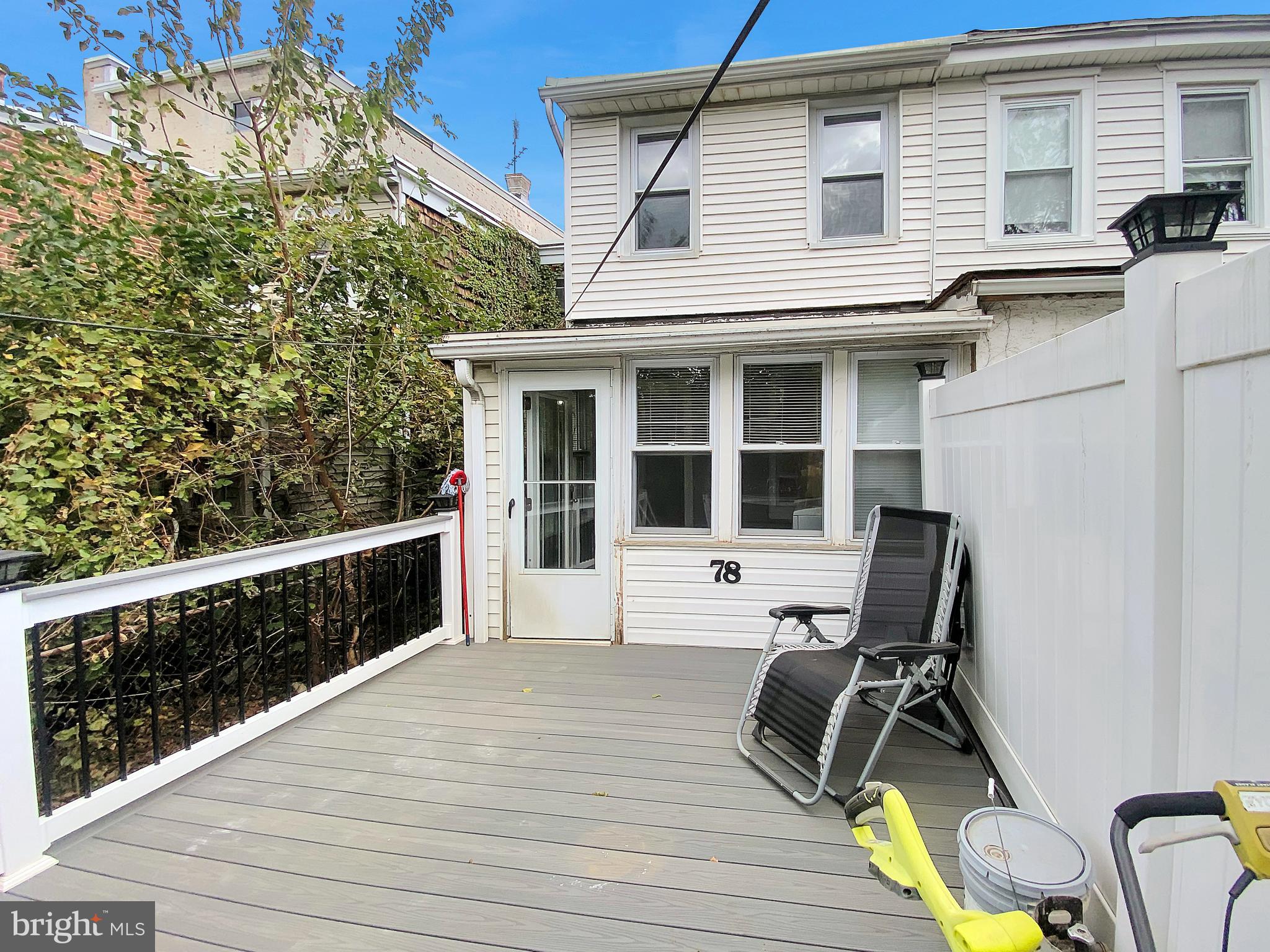 78 N Sycamore Ave