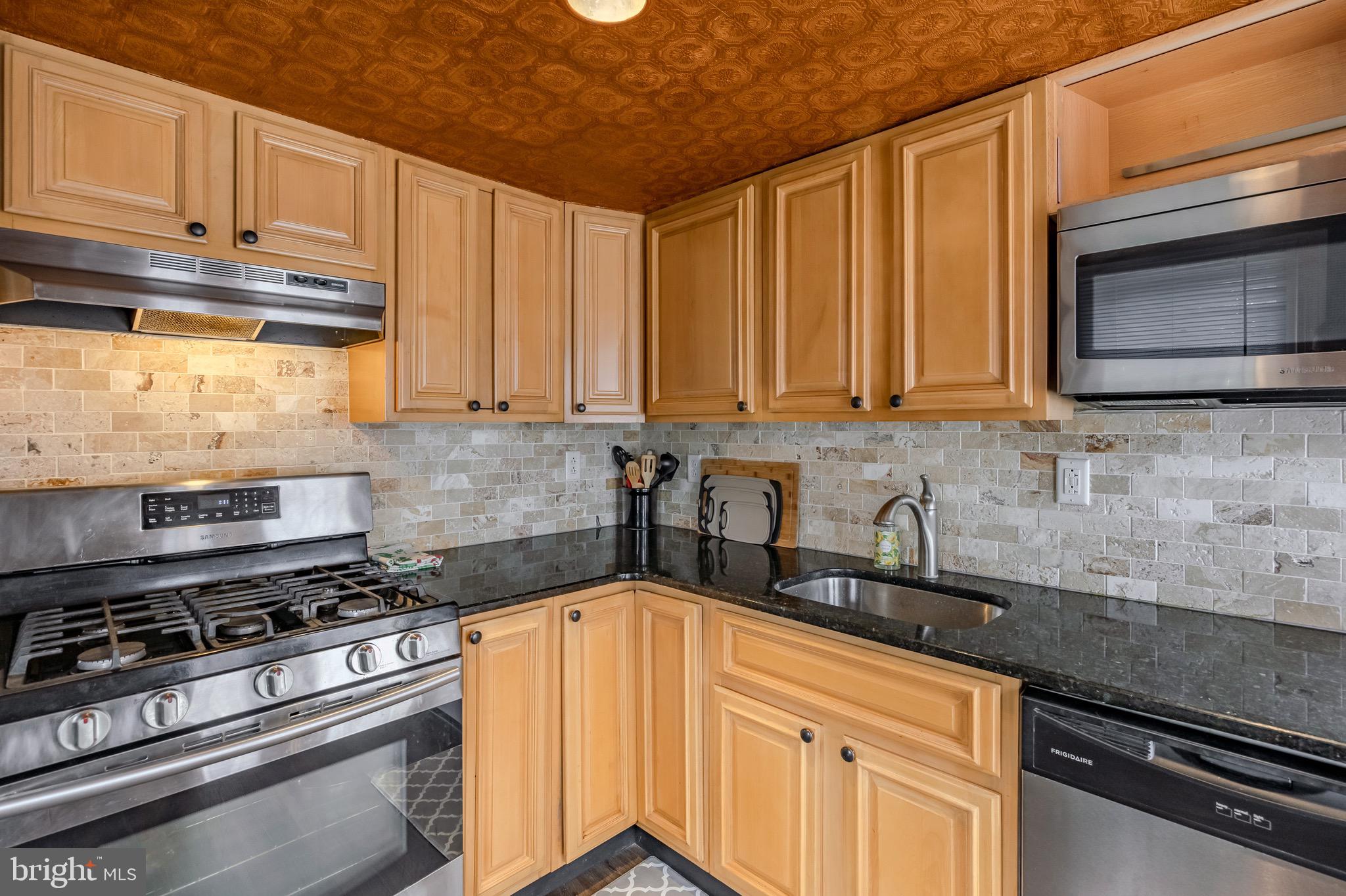 2512 E County Line Rd