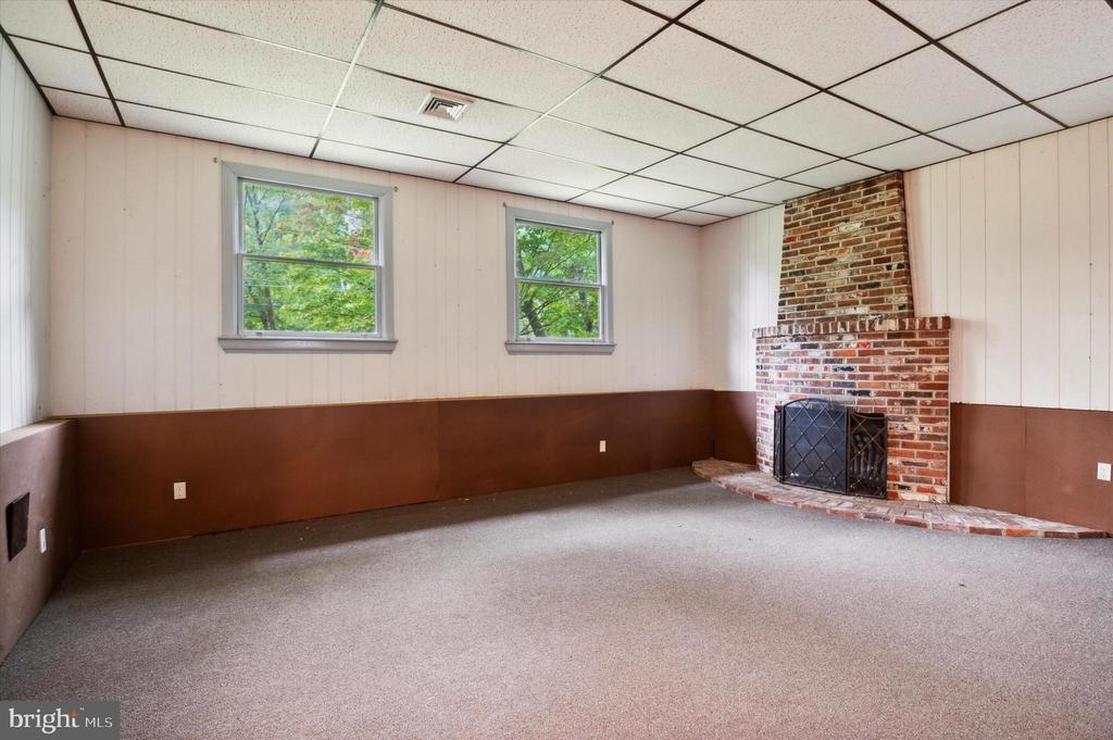 1 Summit Ave