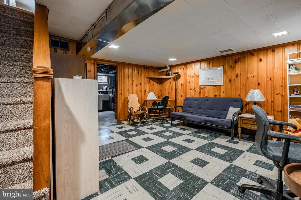 405 Avondale Rd