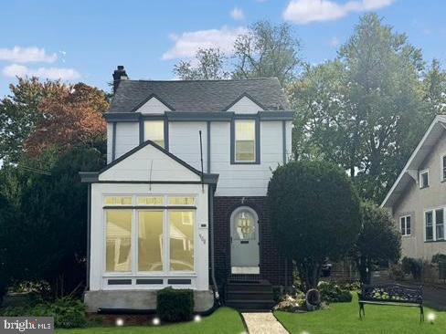 908 Myra Ave