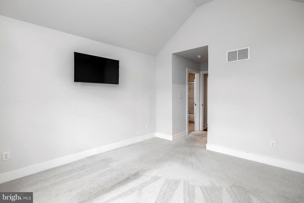 518 Wyola Farm Rd