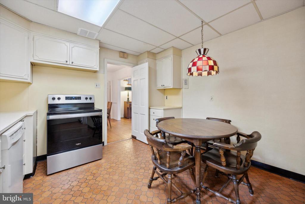 722 Sproul Rd