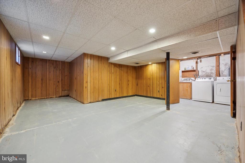 722 Sproul Rd