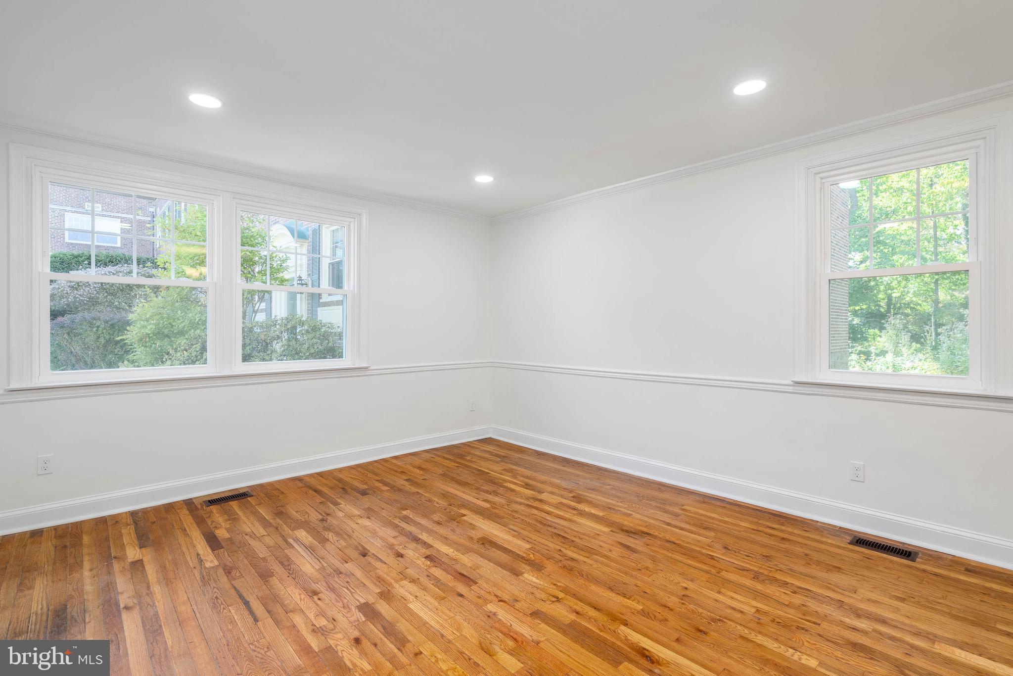 500 E Lancaster Ave #123a