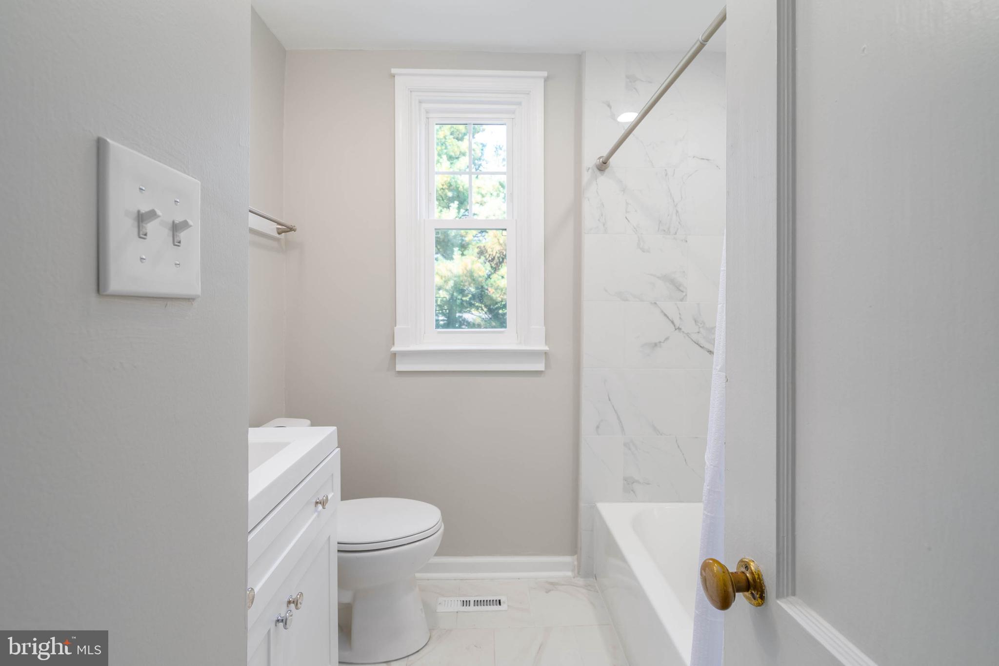 500 E Lancaster Ave #123a