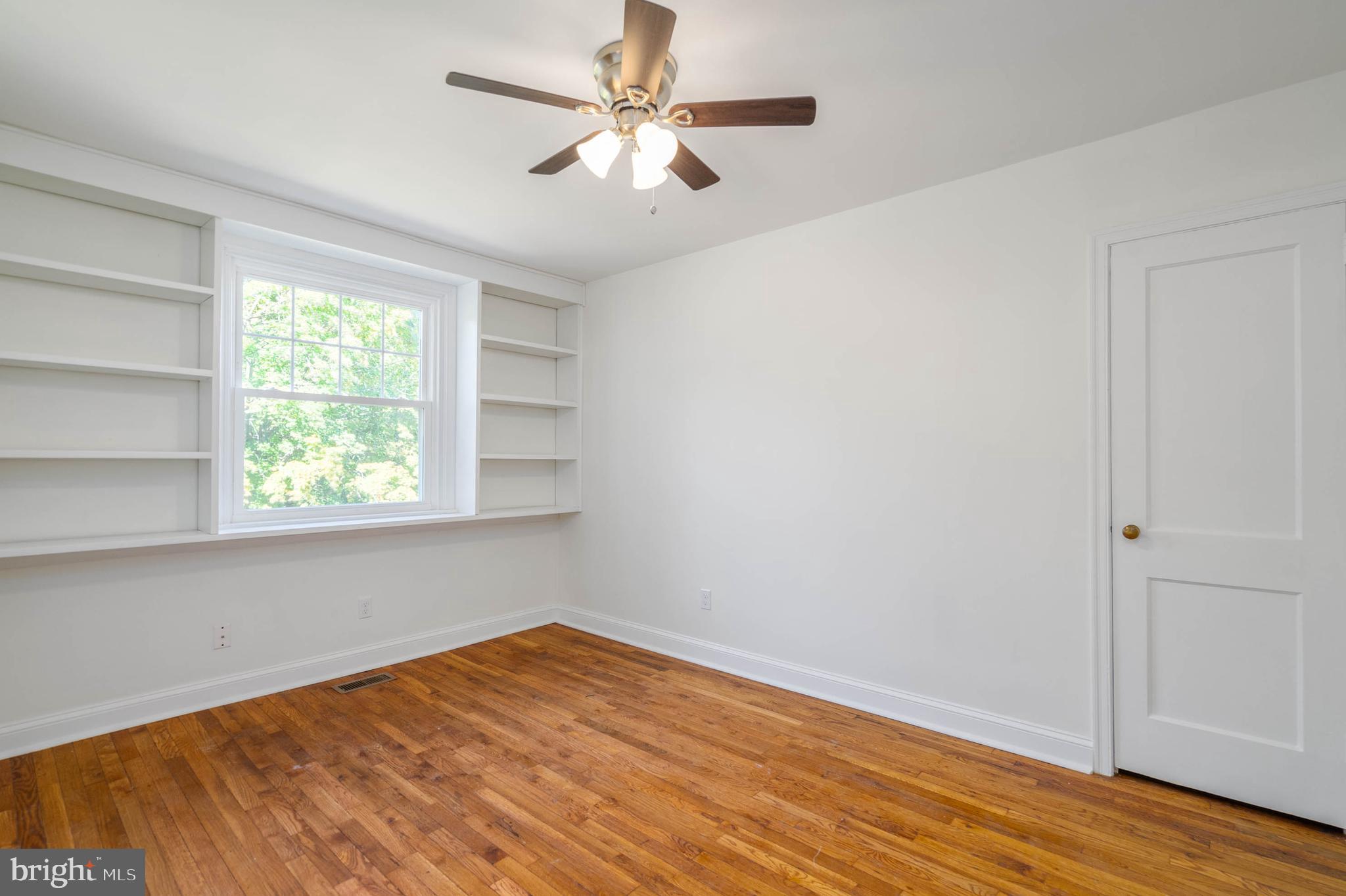 500 E Lancaster Ave #123a