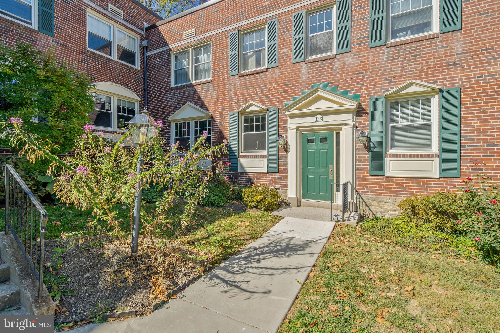 500 E Lancaster Ave #123a