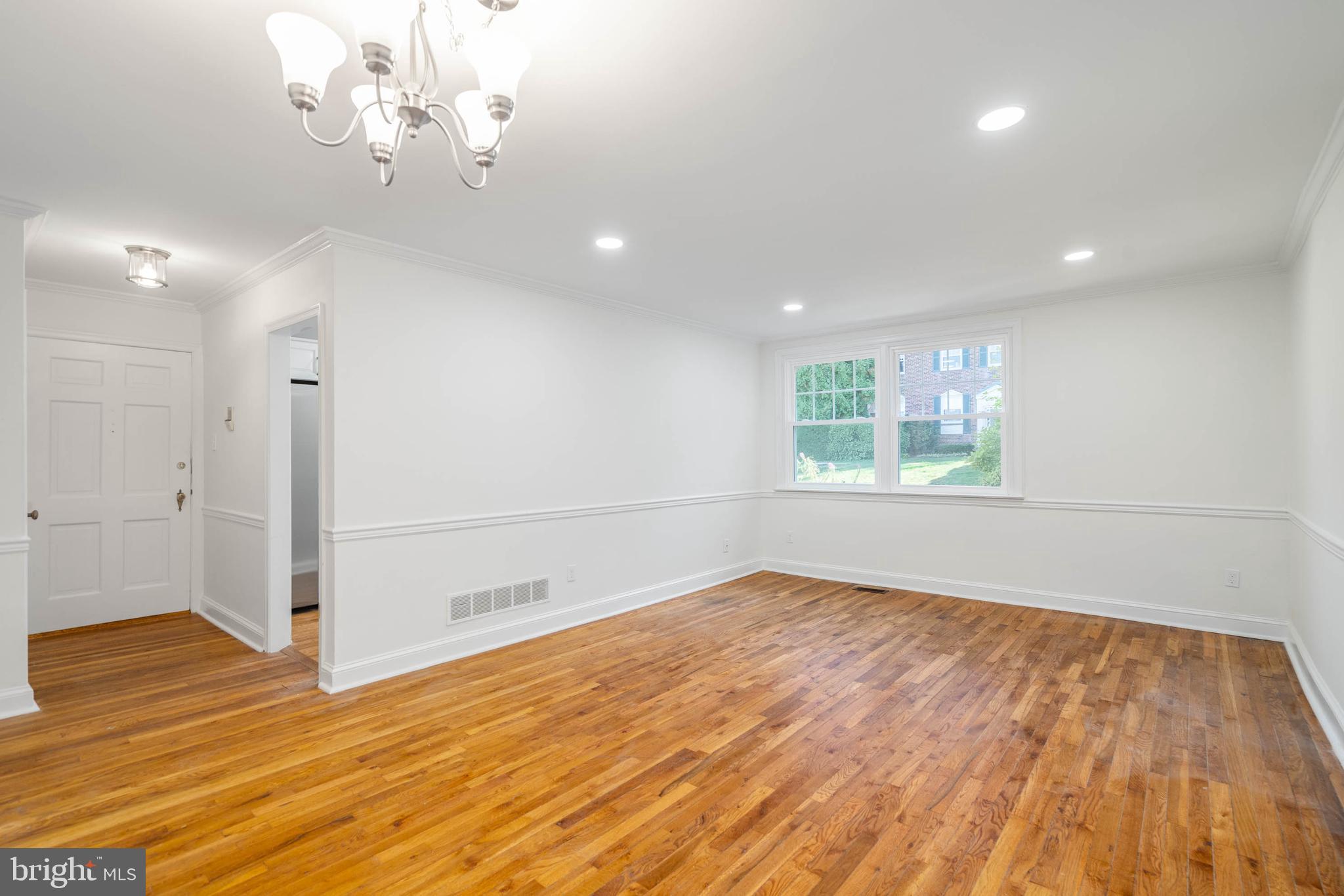 500 E Lancaster Ave #123a