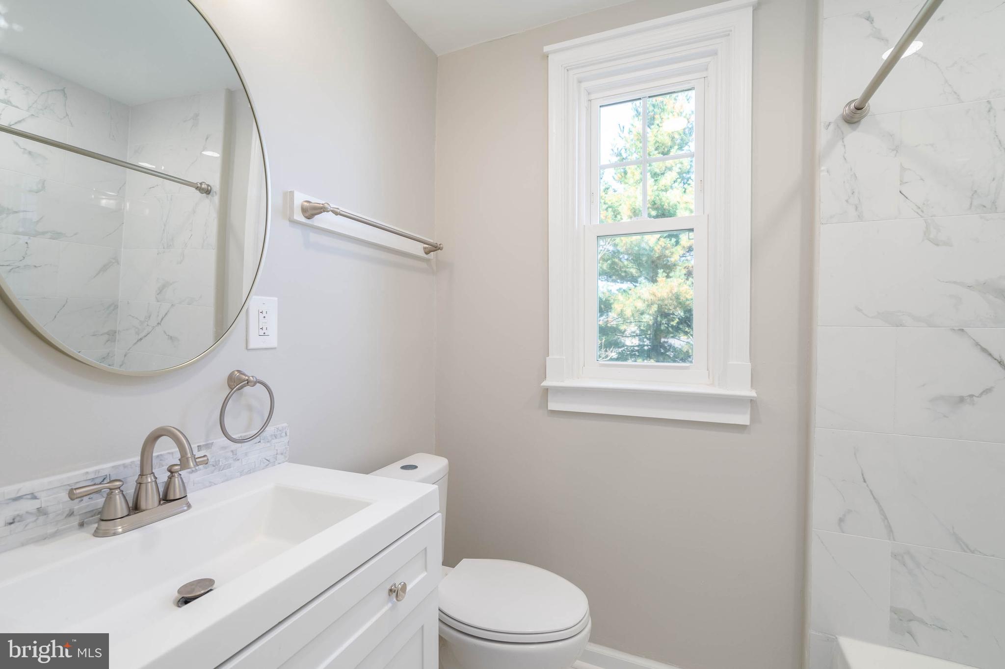 500 E Lancaster Ave #123a