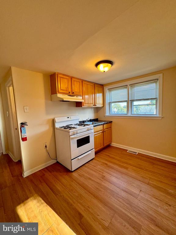 42 S SYCAMORE AVE #UNIT B