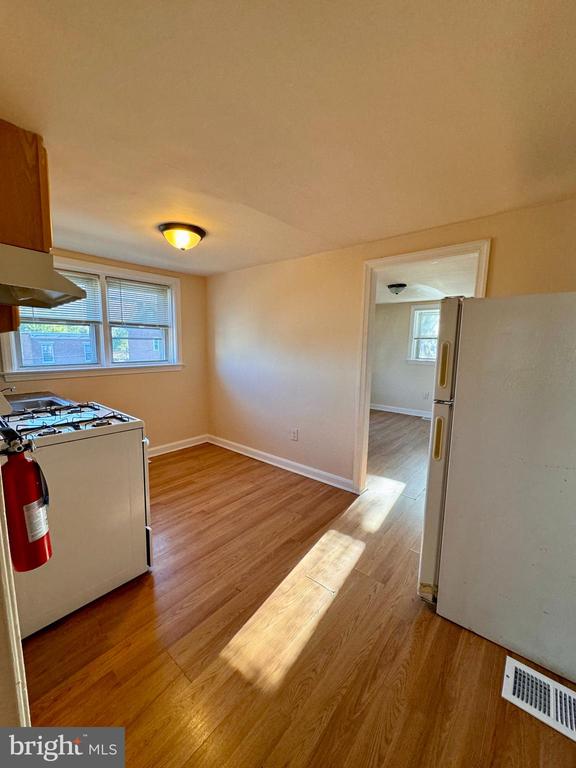 42 S SYCAMORE AVE #UNIT B