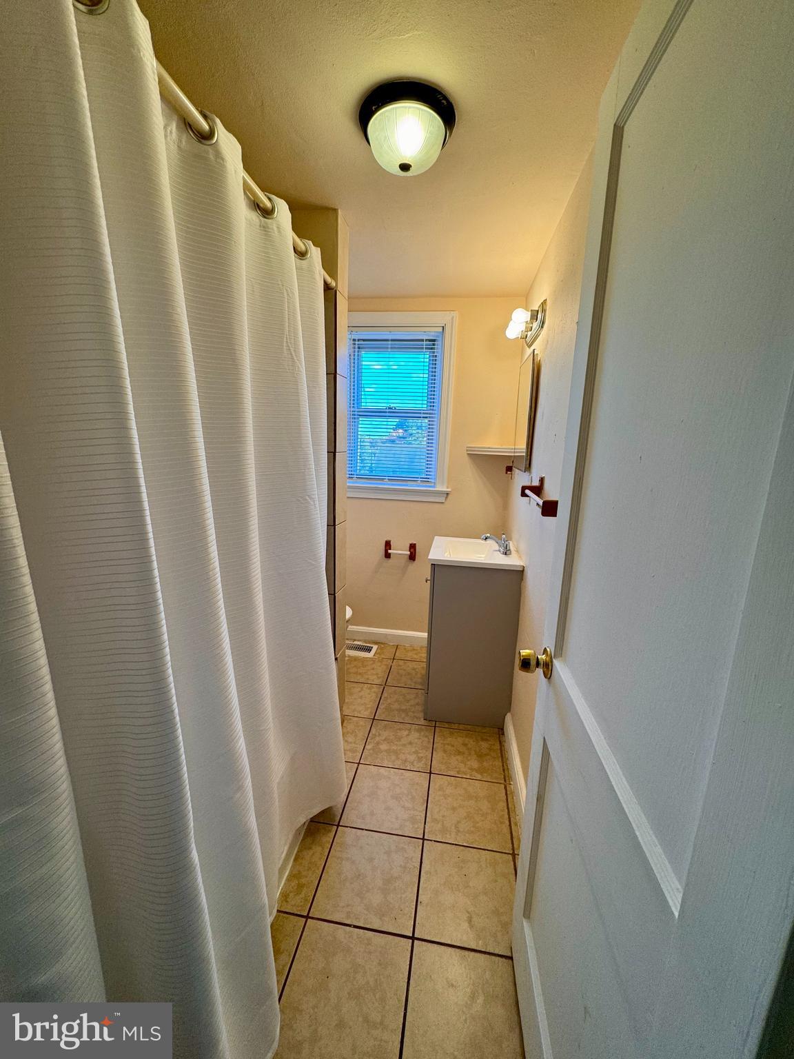 42 S SYCAMORE AVE #UNIT B