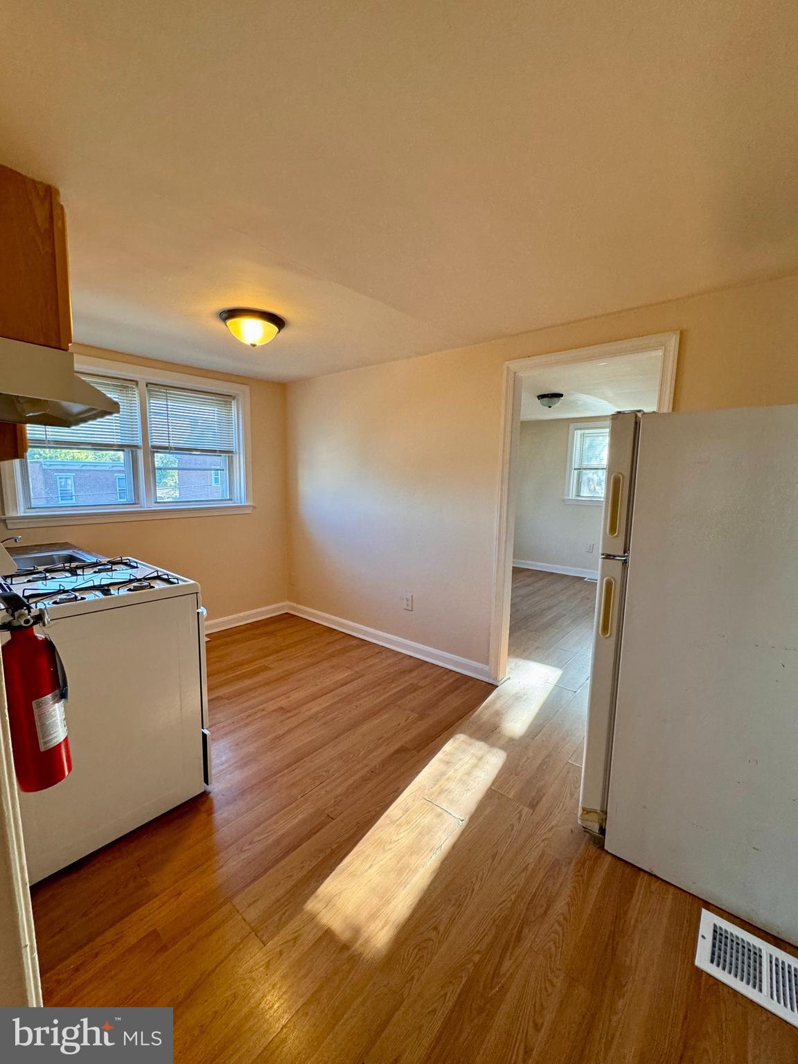 42 S SYCAMORE AVE #UNIT B