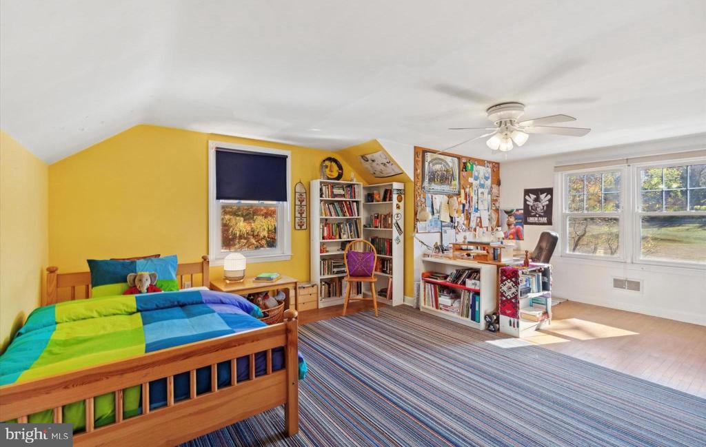 233 Sinkler Dr