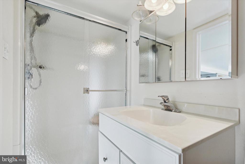233 Sinkler Dr