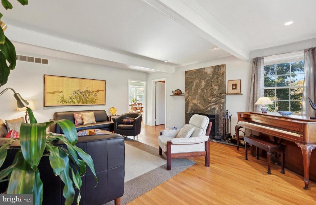 233 Sinkler Dr