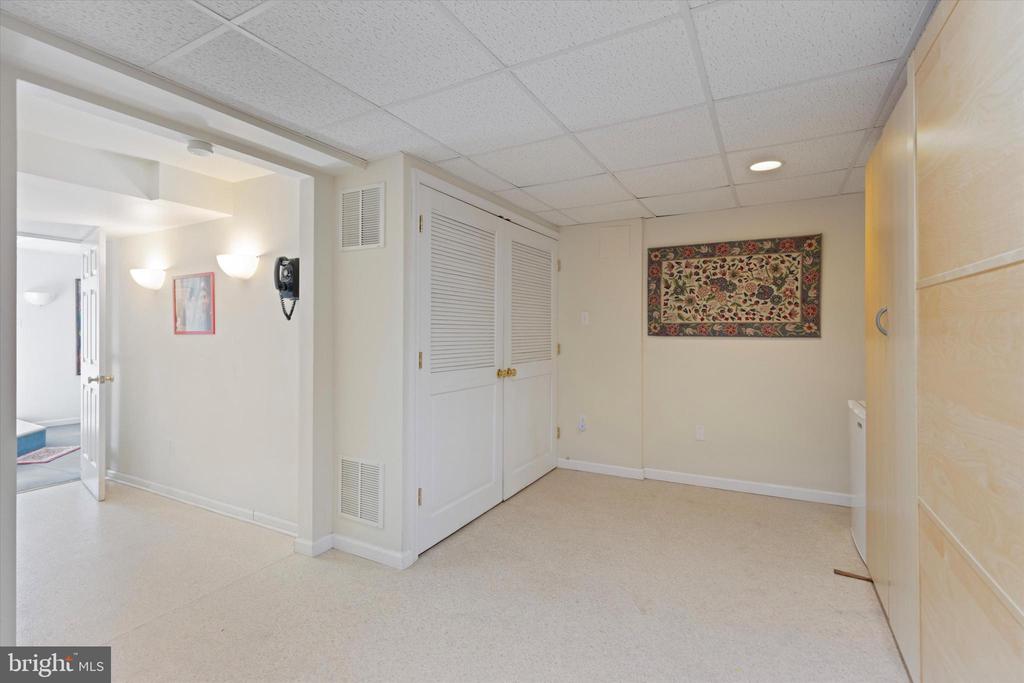 233 Sinkler Dr