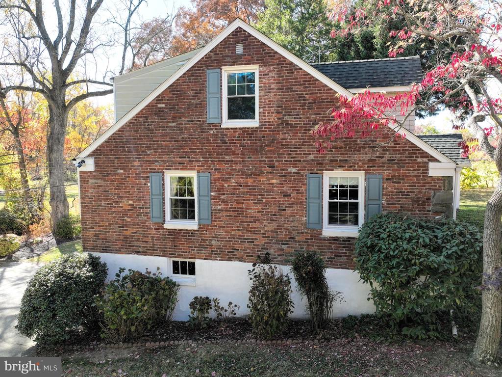 233 Sinkler Dr