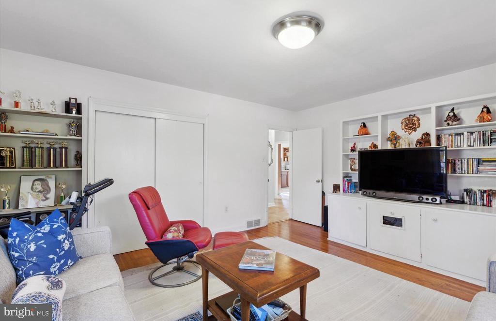 233 Sinkler Dr