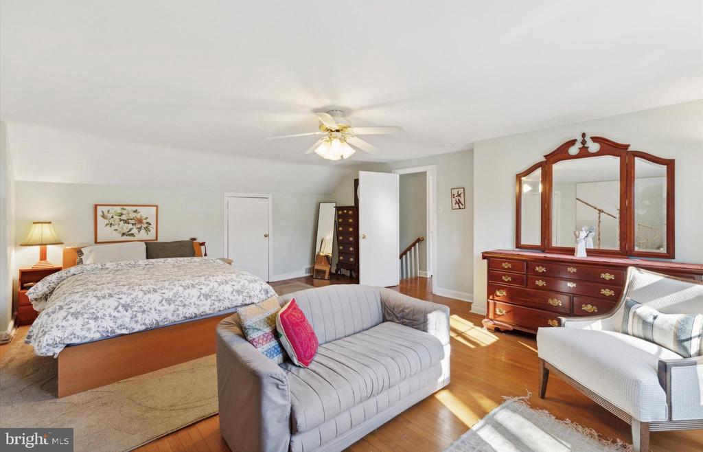 233 Sinkler Dr