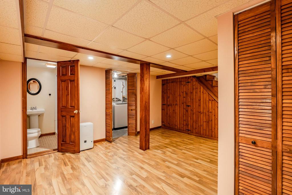228 Ivy Rock Ln