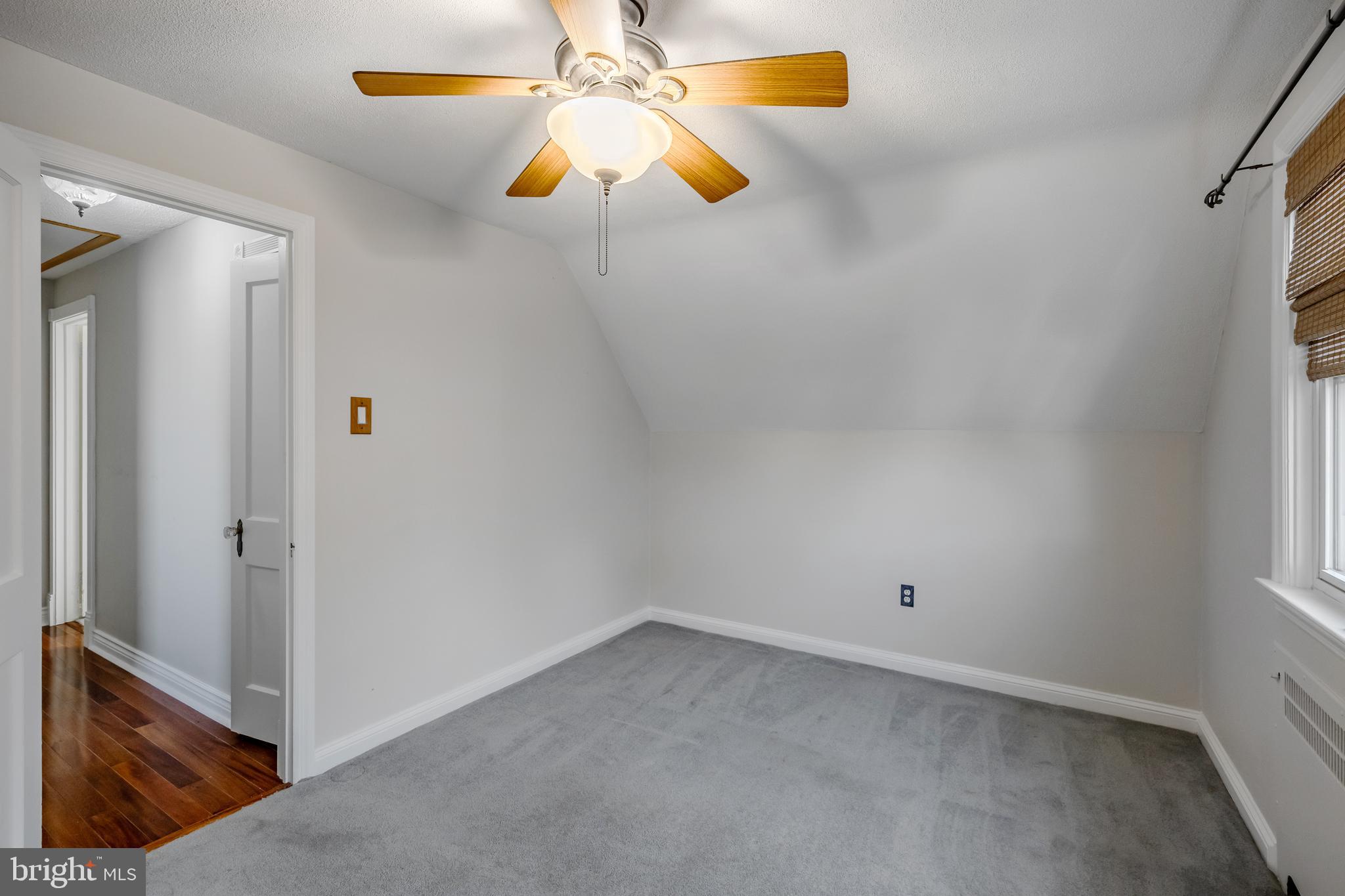 228 Ivy Rock Ln