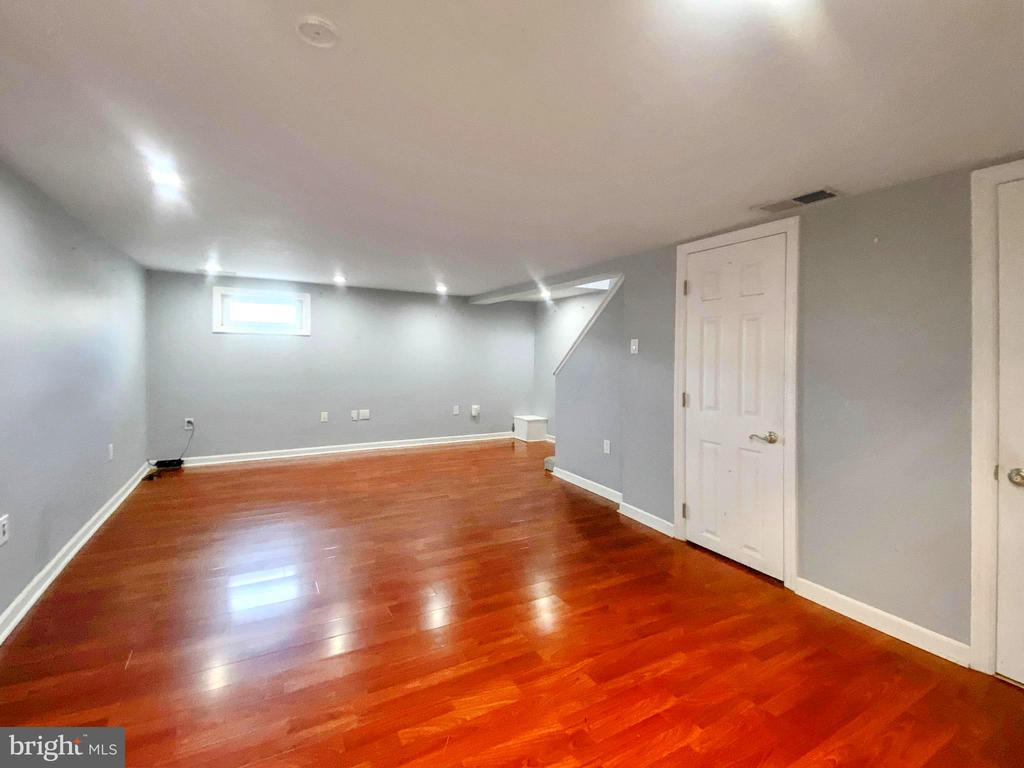 66 W Berkley Ave