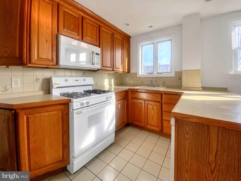 66 W Berkley Ave