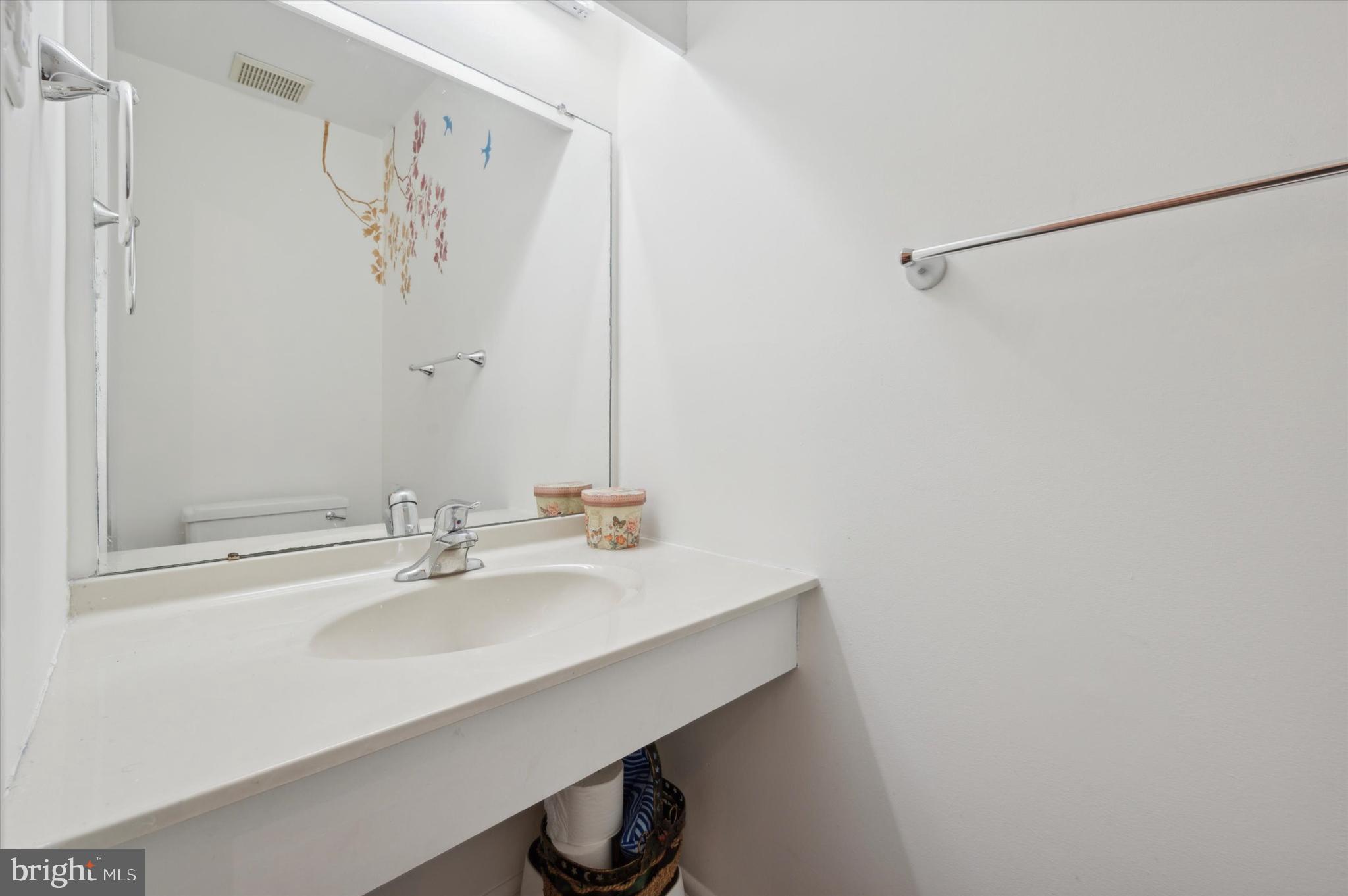 921 PUTNAM BLVD #113