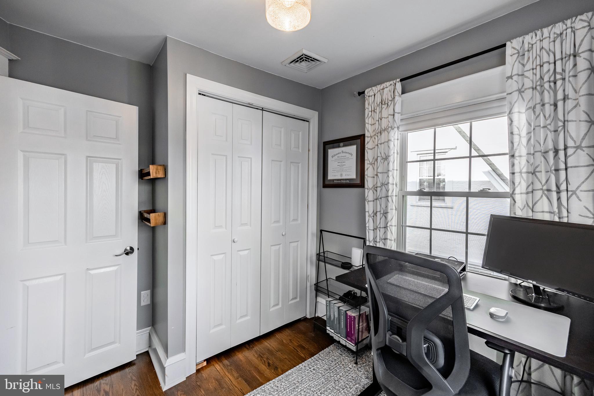 37 Sycamore Rd