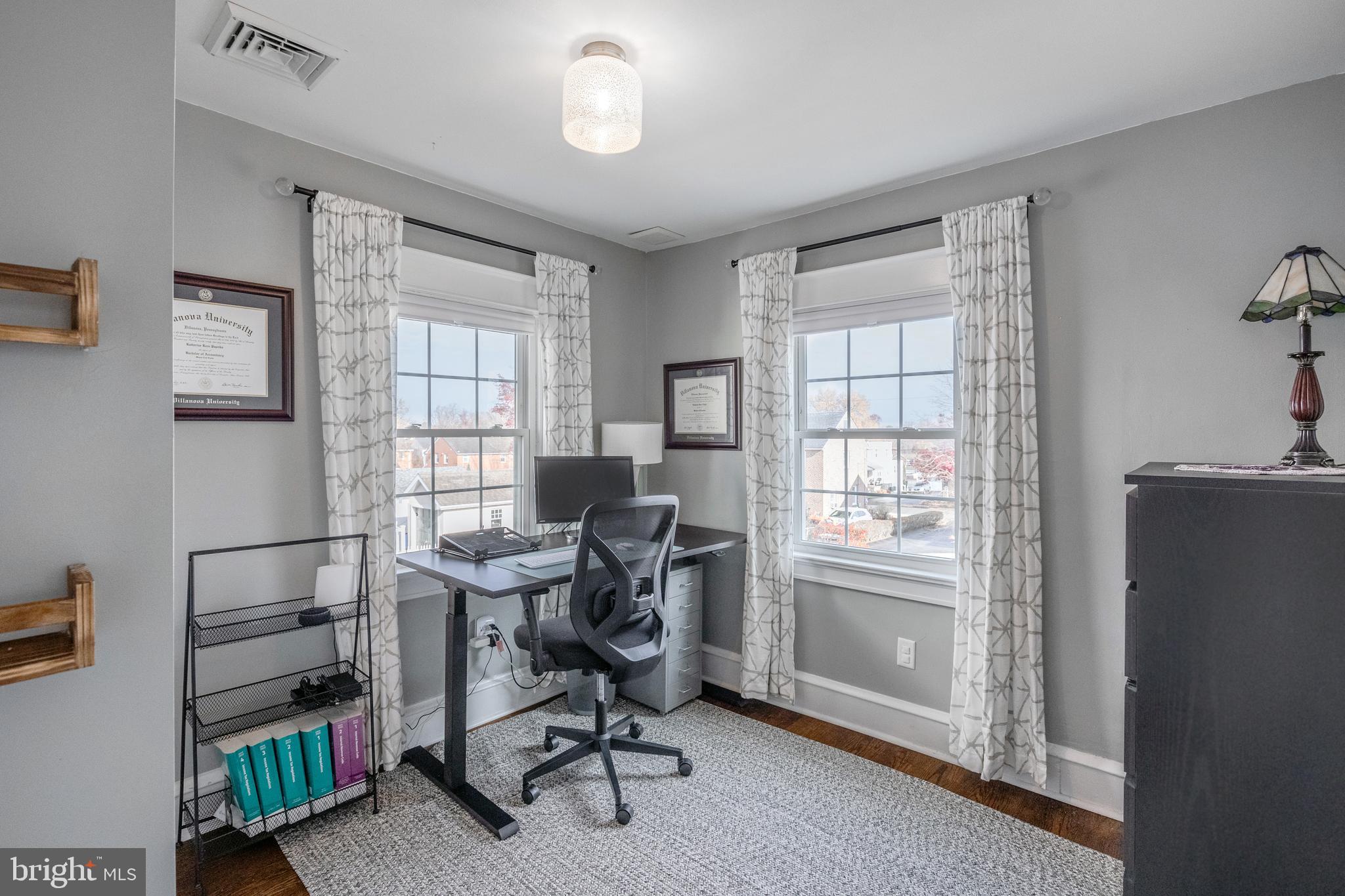 37 Sycamore Rd