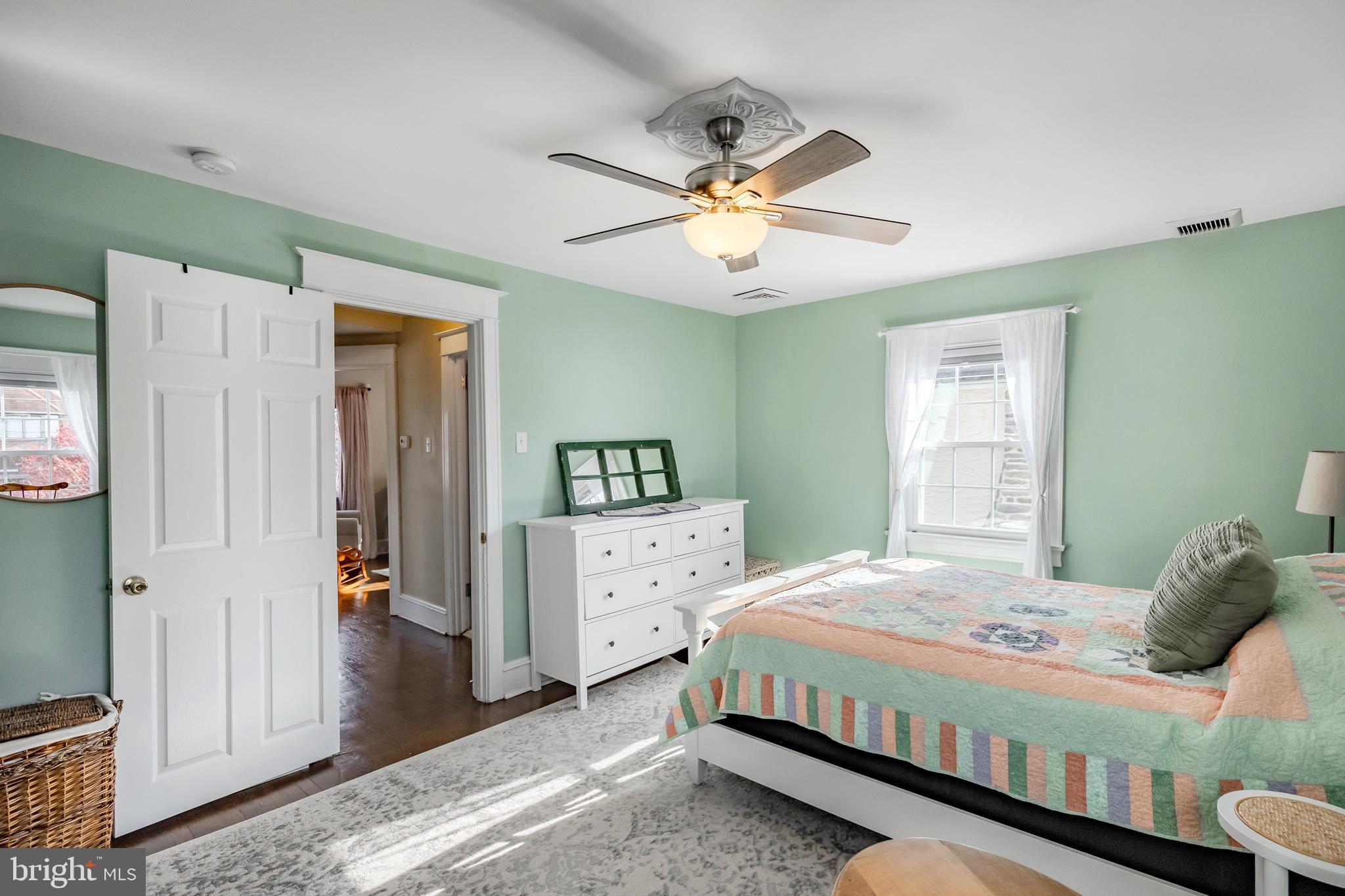 37 Sycamore Rd