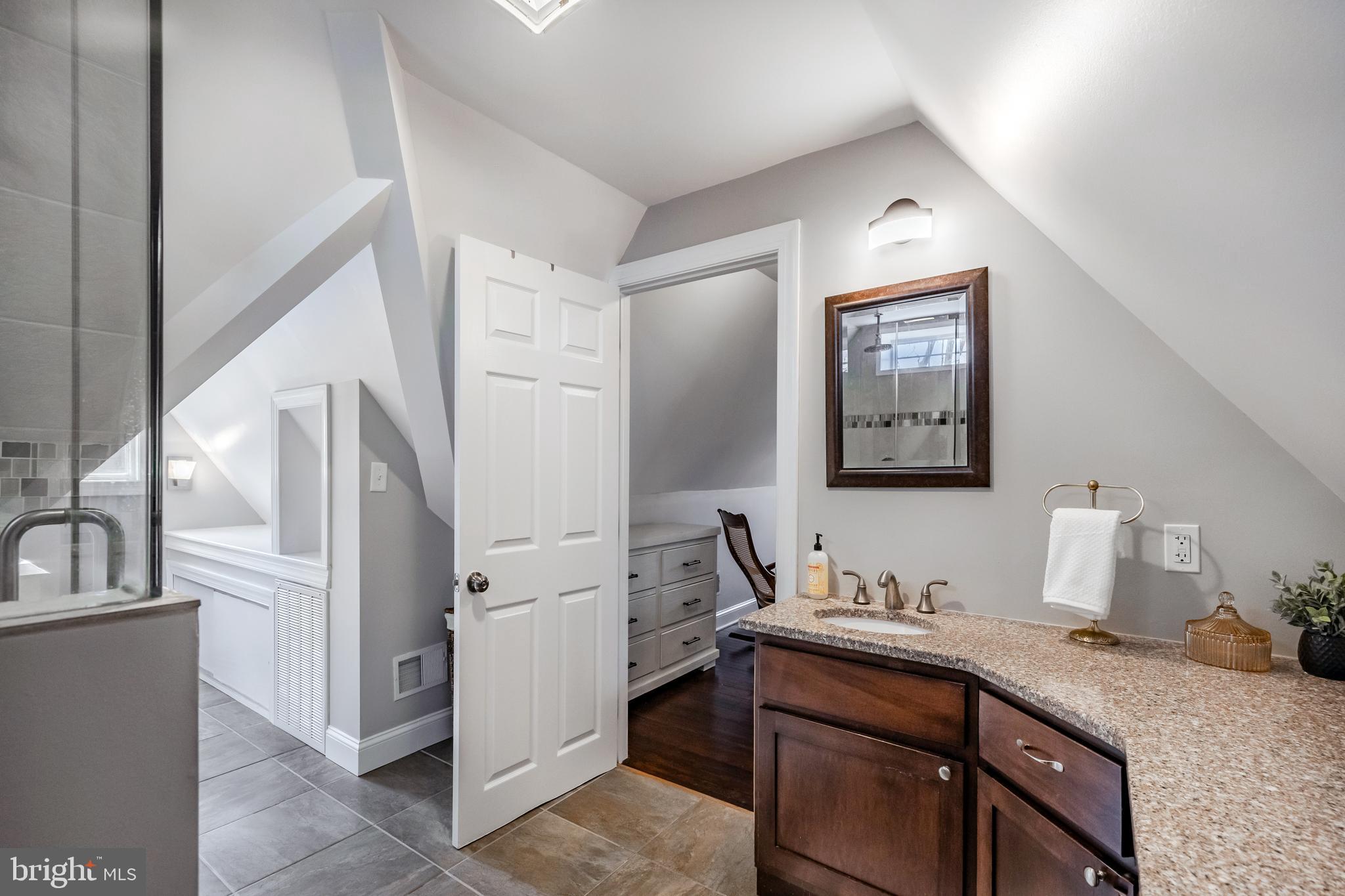 37 Sycamore Rd