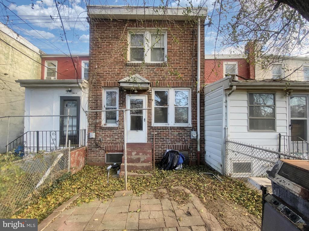 812 McDowell Ave