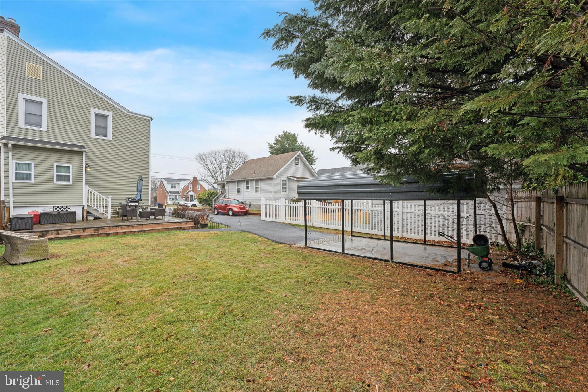 1409 Robinson Ave