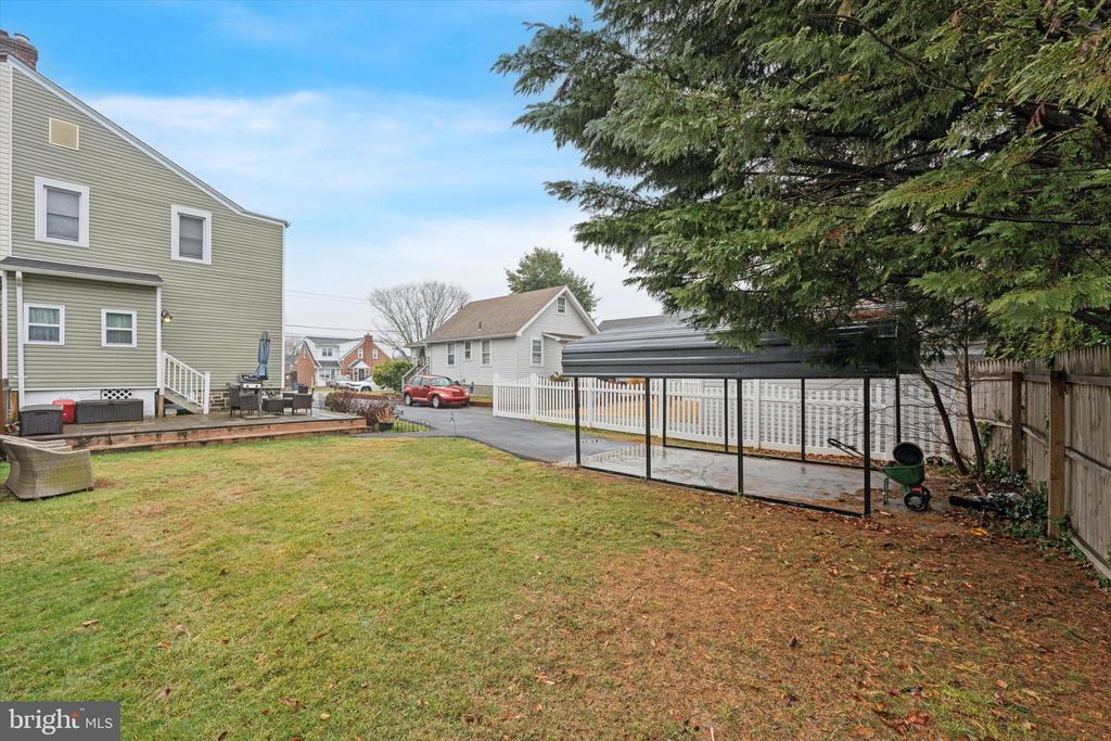 1409 Robinson Ave