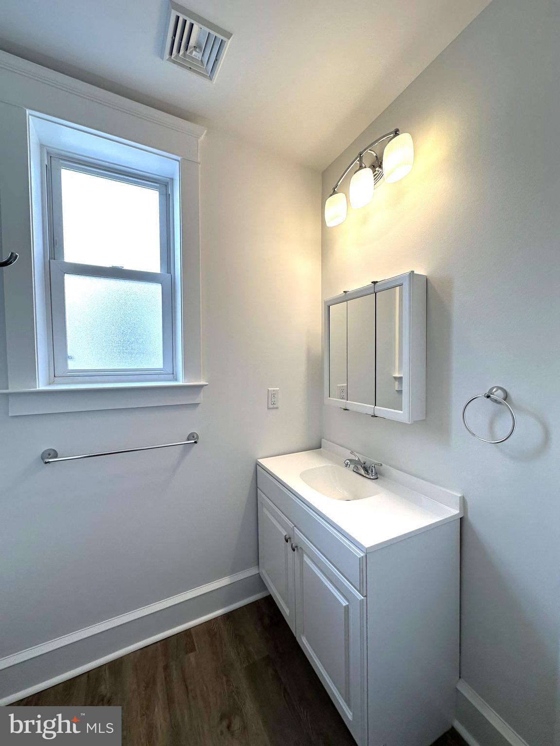 4 E EAGLE RD #2ND FL