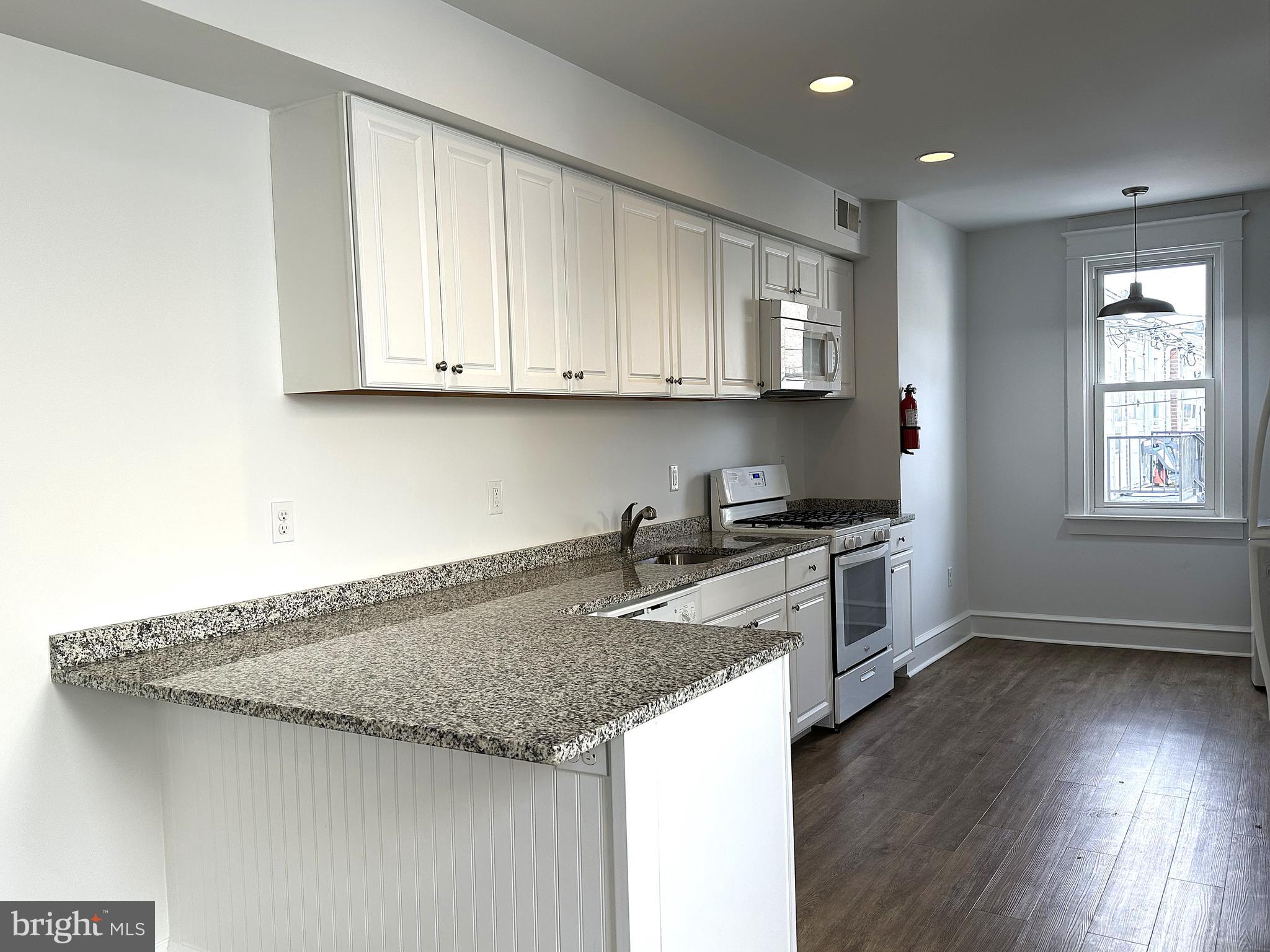 4 E EAGLE RD #2ND FL