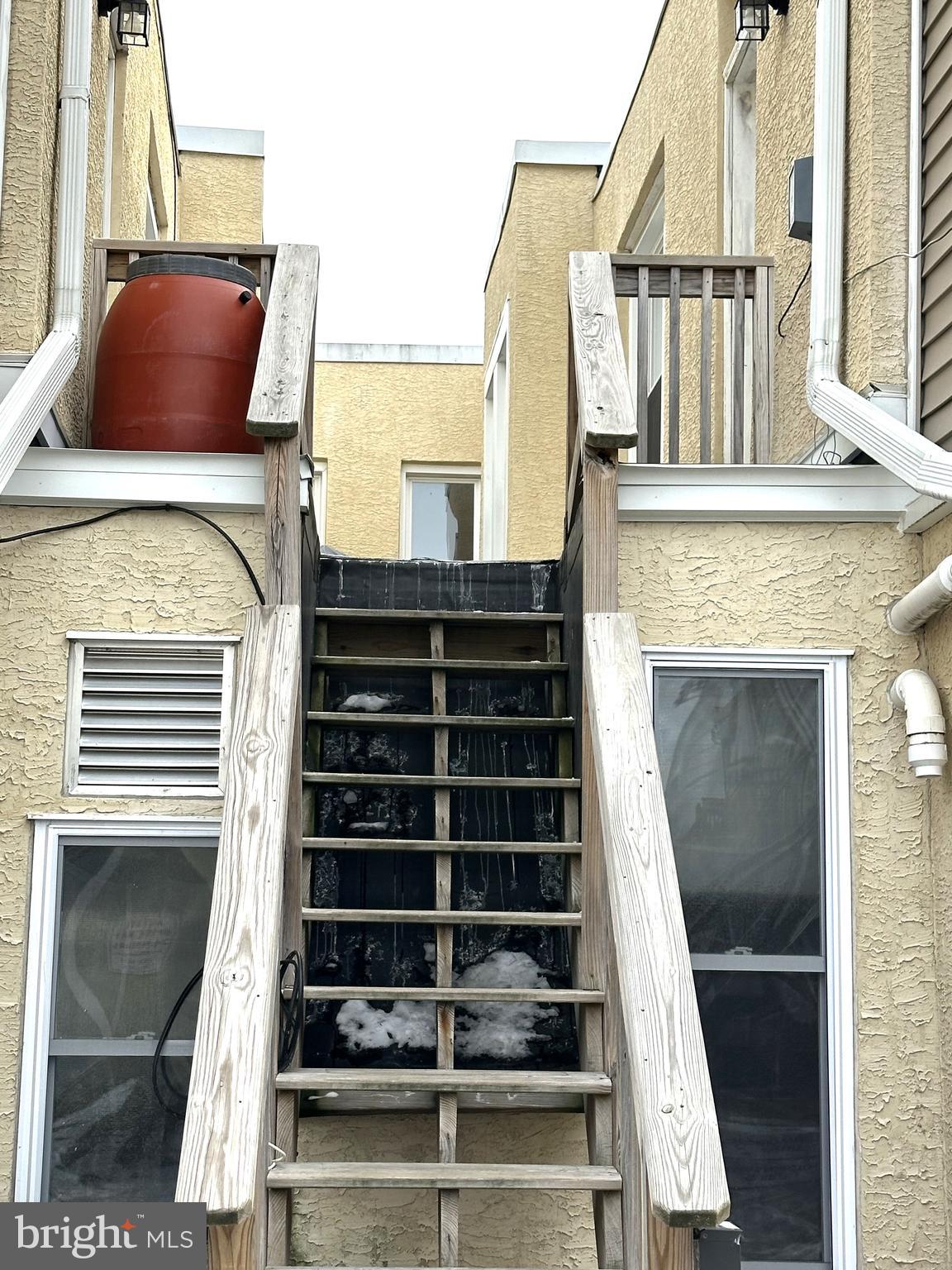4 E EAGLE RD #2ND FL