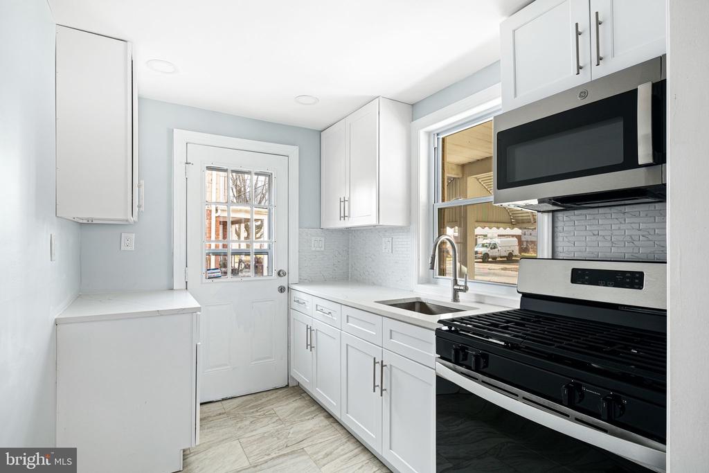 213 W ELKINTON AVE #1