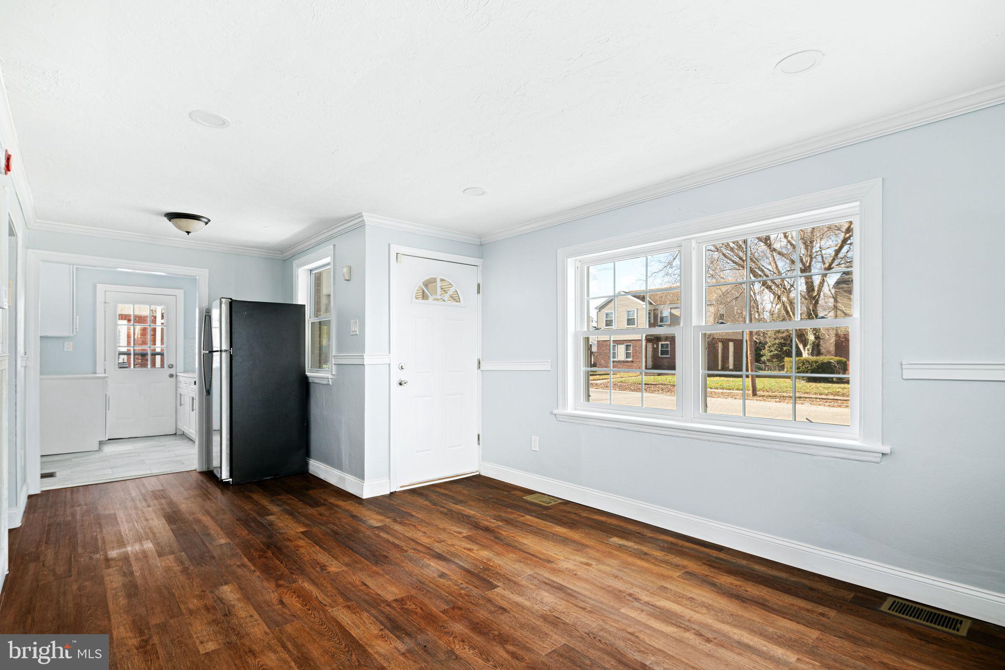 213 W ELKINTON AVE #1