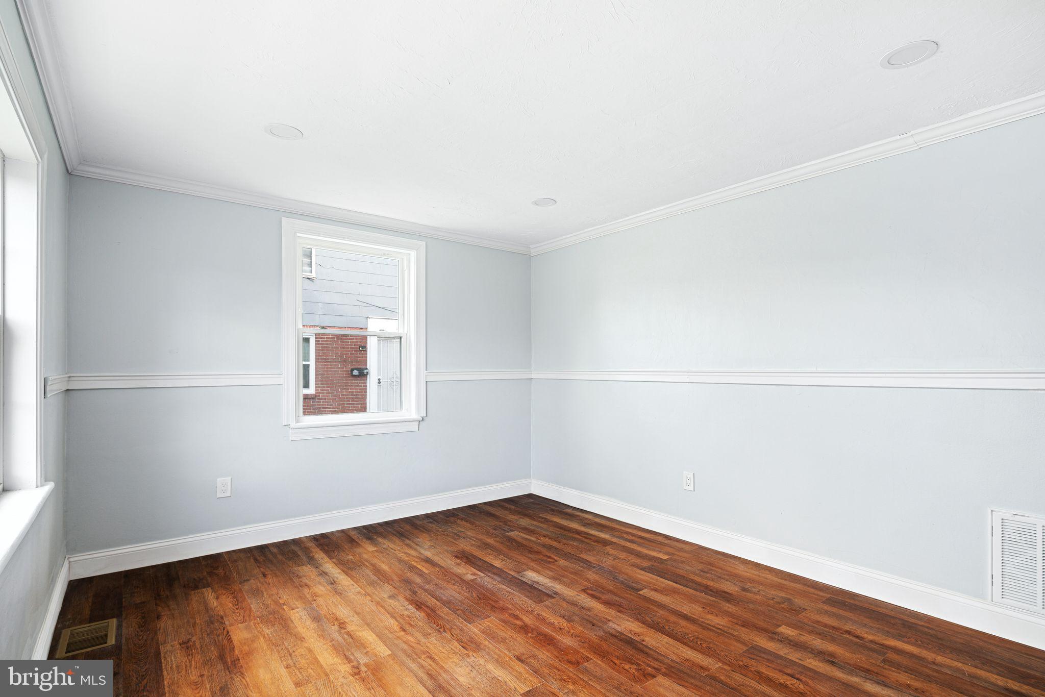 213 W ELKINTON AVE #1