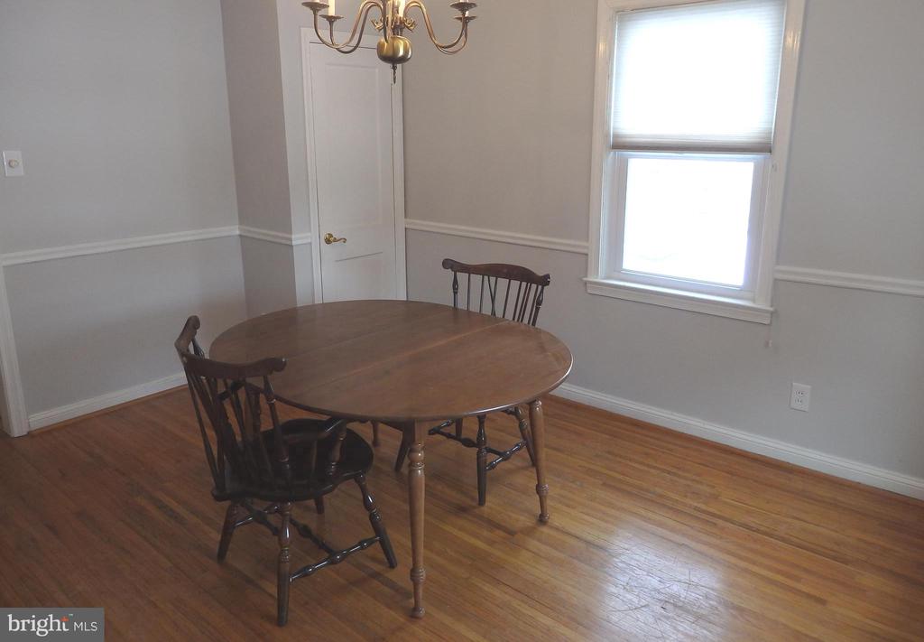 544 LAWRENCE RD