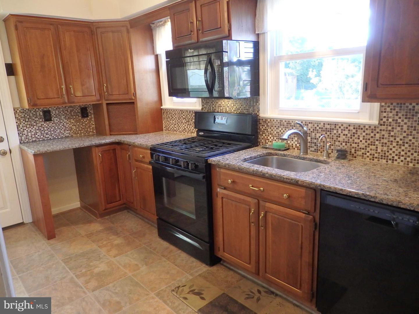 544 LAWRENCE RD