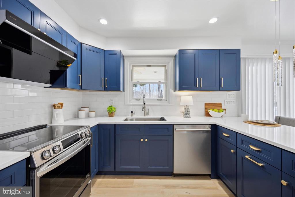 509 CAMELOT DRIVE